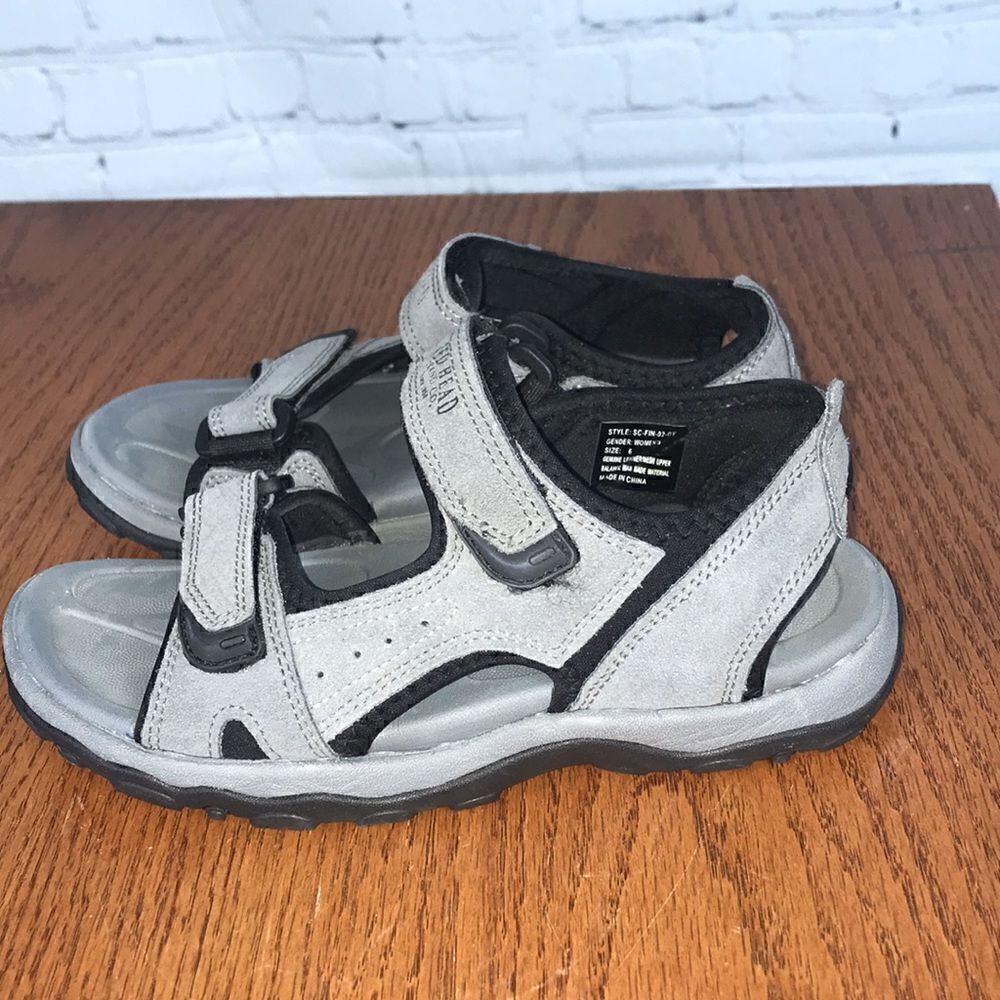 RedHead By Bass Gray leather hiking shoe. Like new size 6